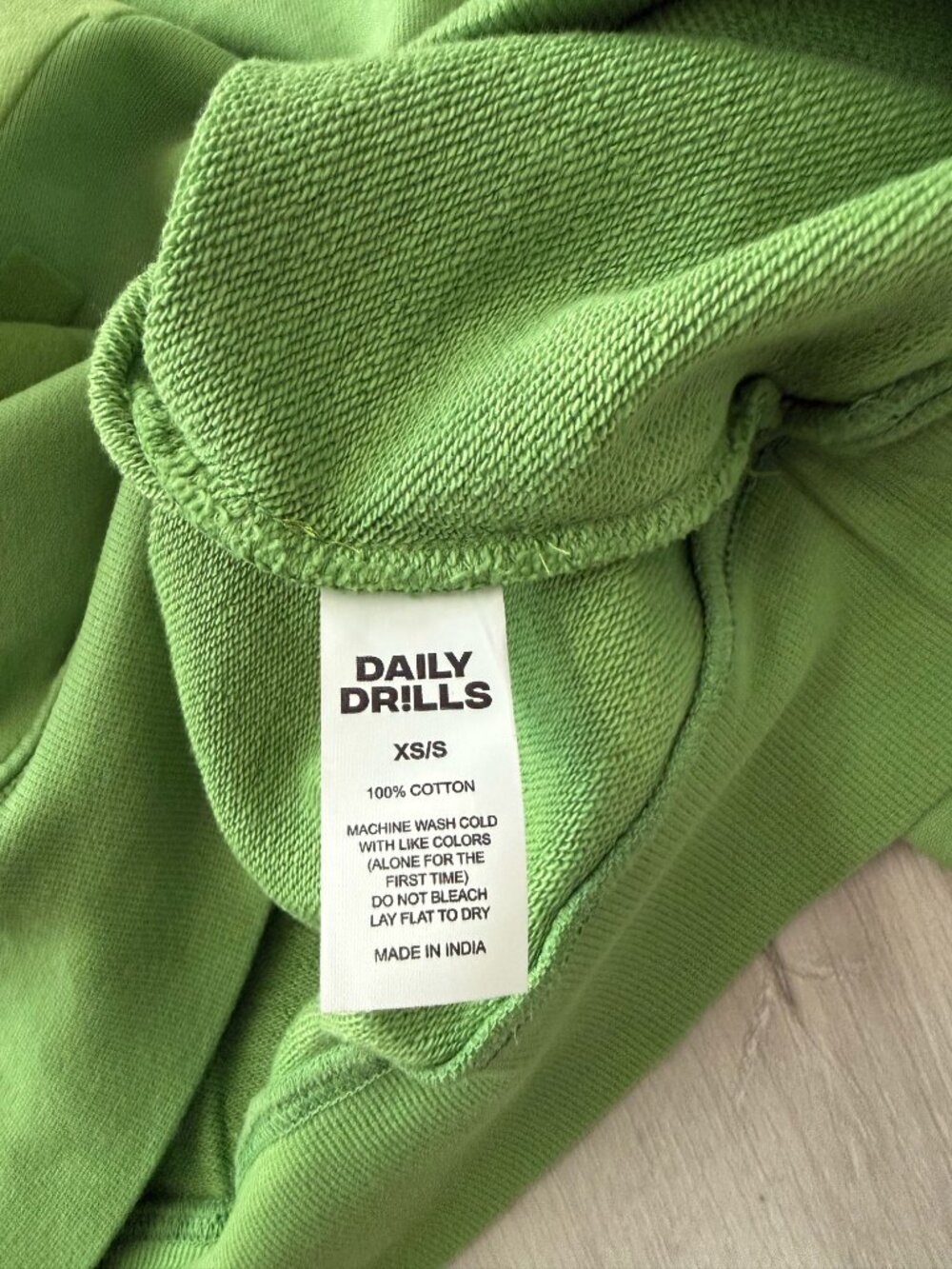 Daily Drills Cropped Sleeve Daily Crew in Lucky: Size XS/S - Picture 5 of 5